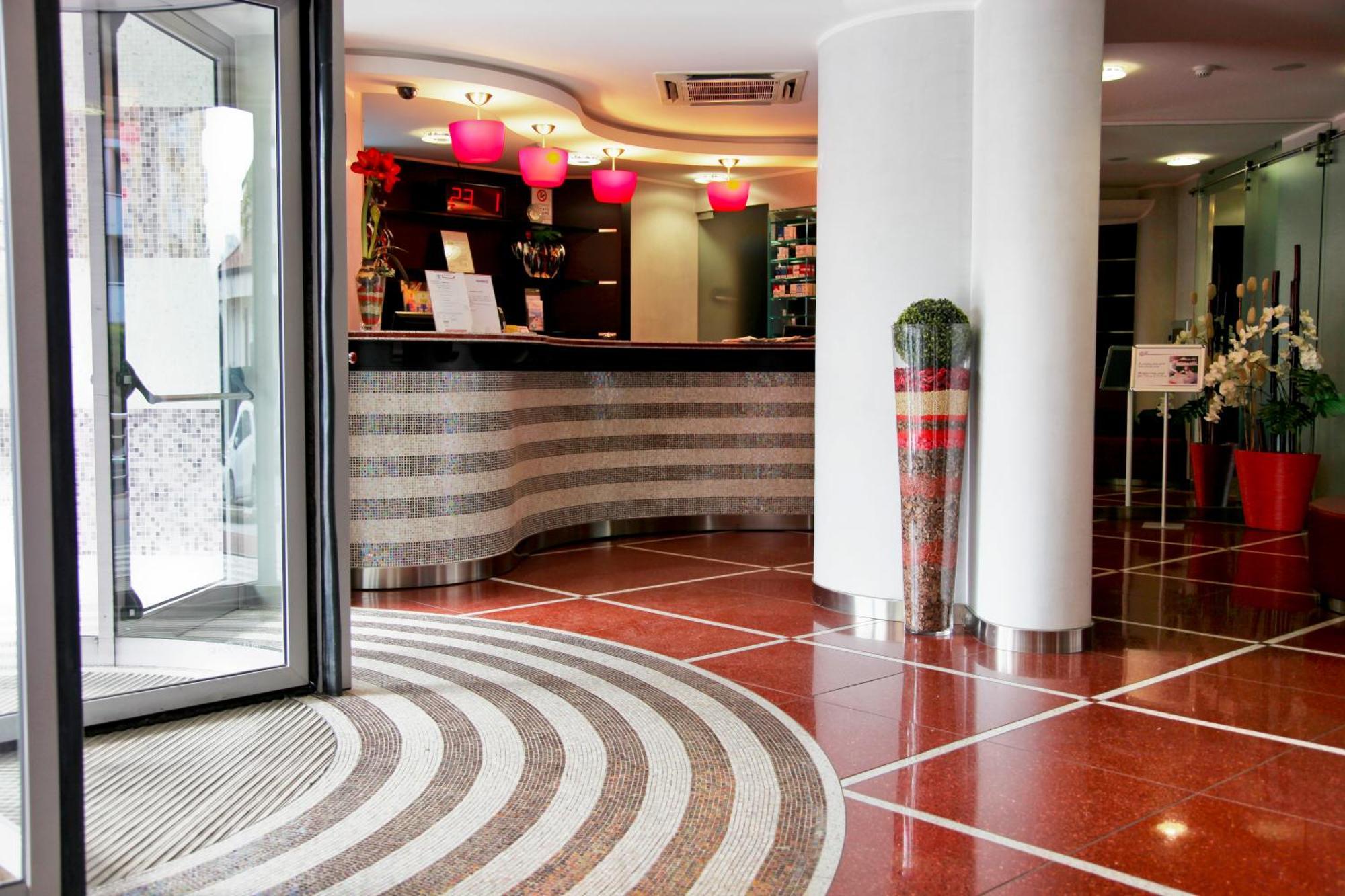Hotel Majorana Ренде Екстер'єр фото